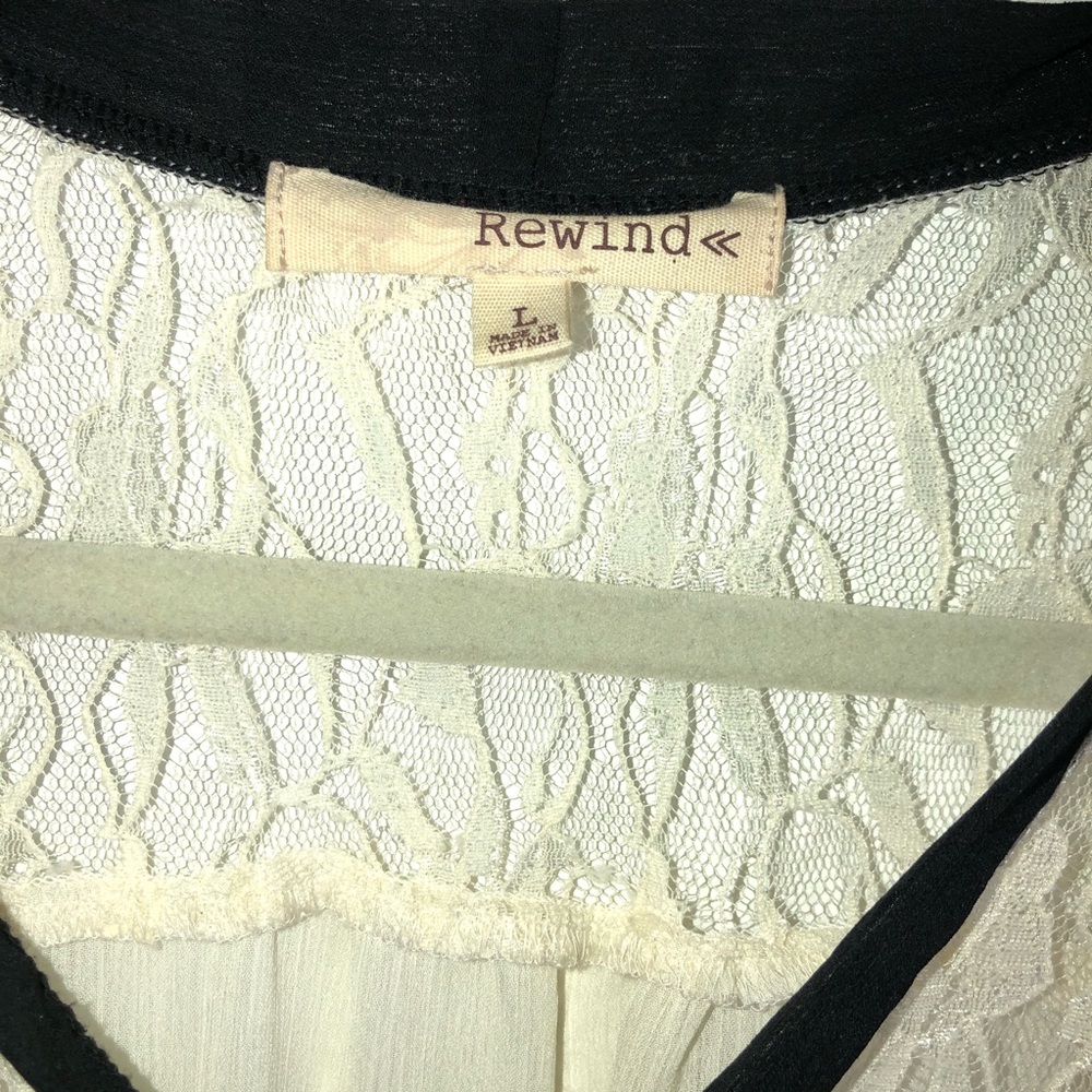 Cream lace blouse with necktie - Picture 2 of 3